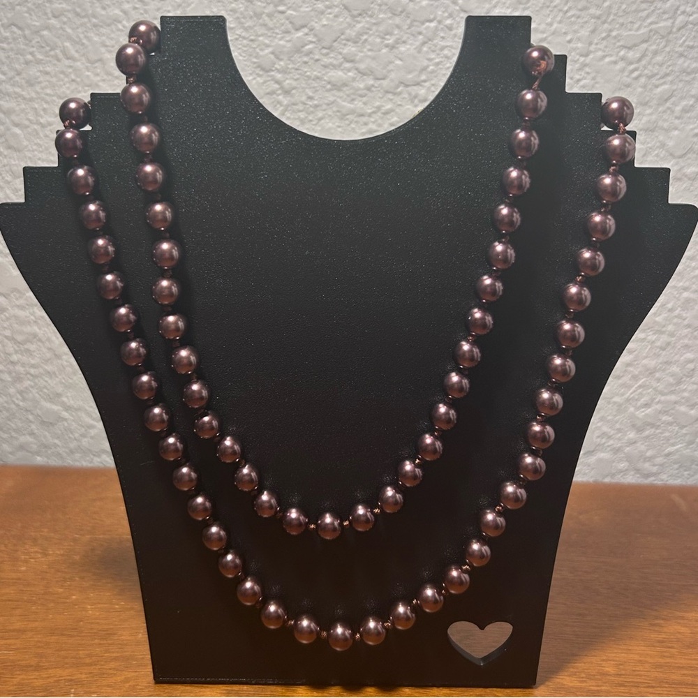 Elegant Pearl Necklace in Deep Purple